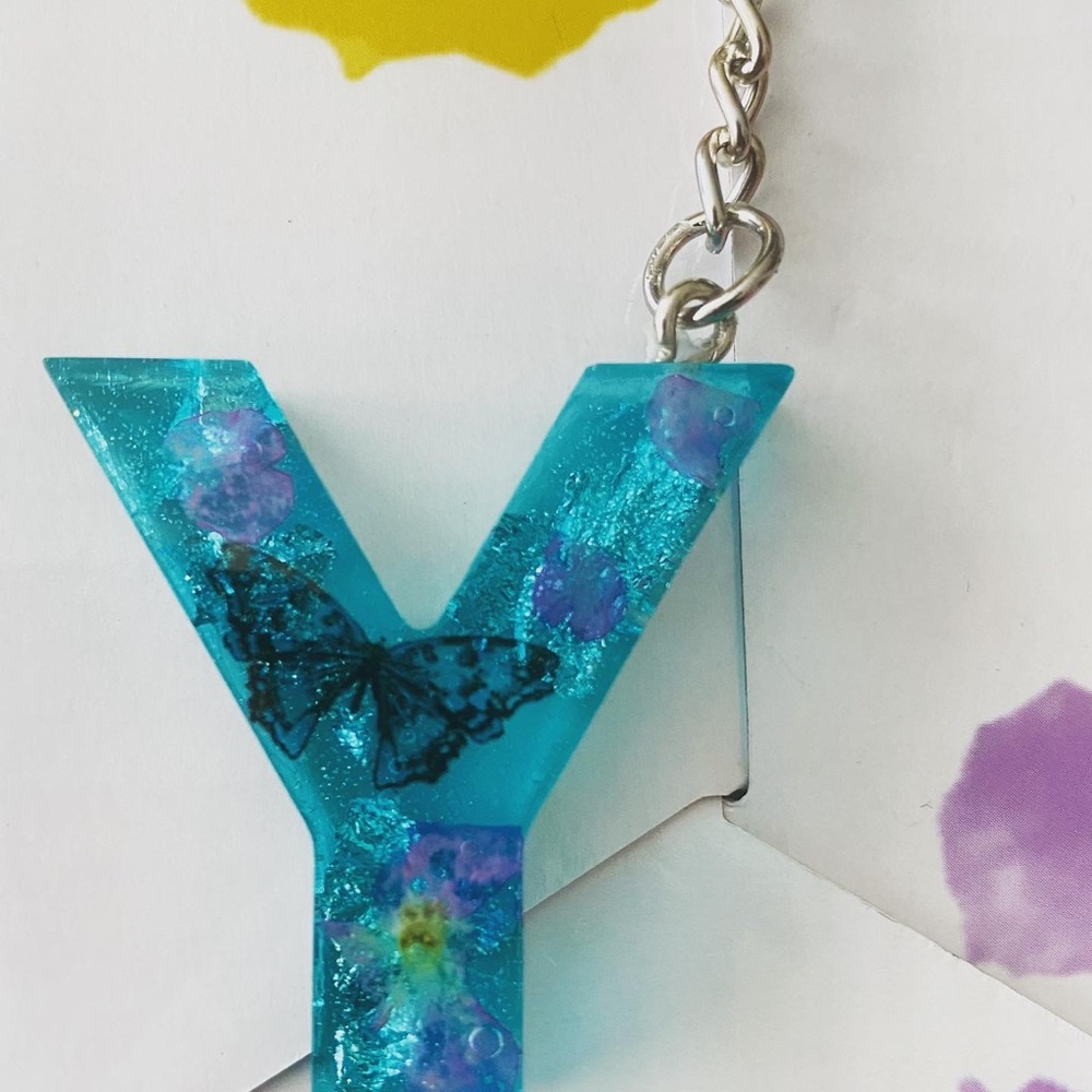 Letter keychains - Picture 3 of 10